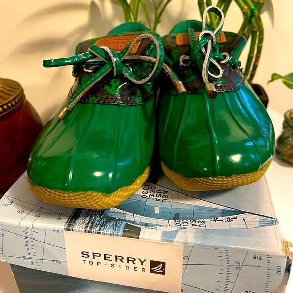 Sperry Women’s Duck Boots in Green - Picture 3 of 10